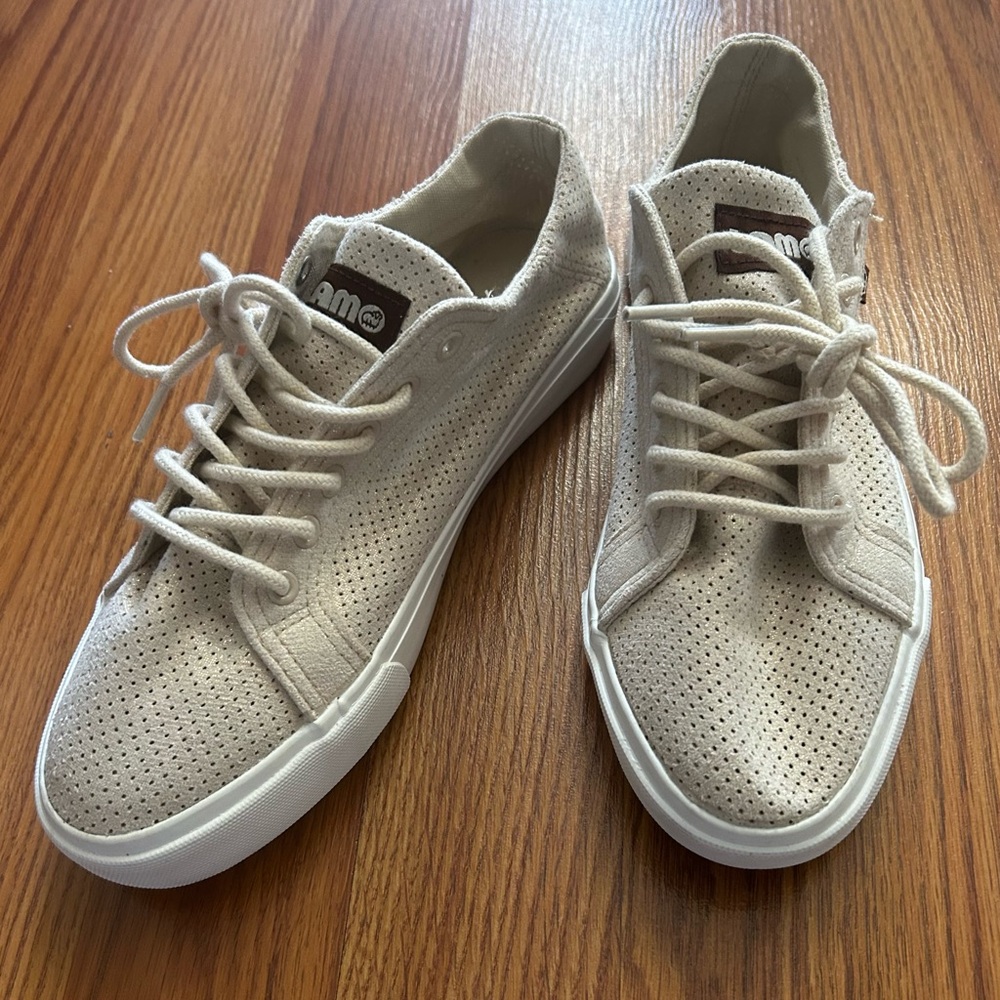 New LAMO Tan/Gold Shimmer Sneakers Shoes Size 4Y
